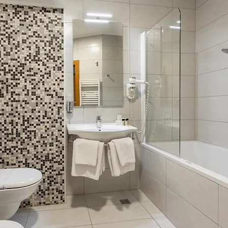 Hotel Jana 4*